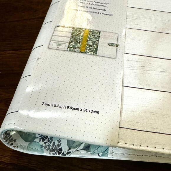 Agenda 52 6 Ring Planner Binder Pockets 7.5 x 9.5 inches Faux Wood White Washed - Picture 3 of 7